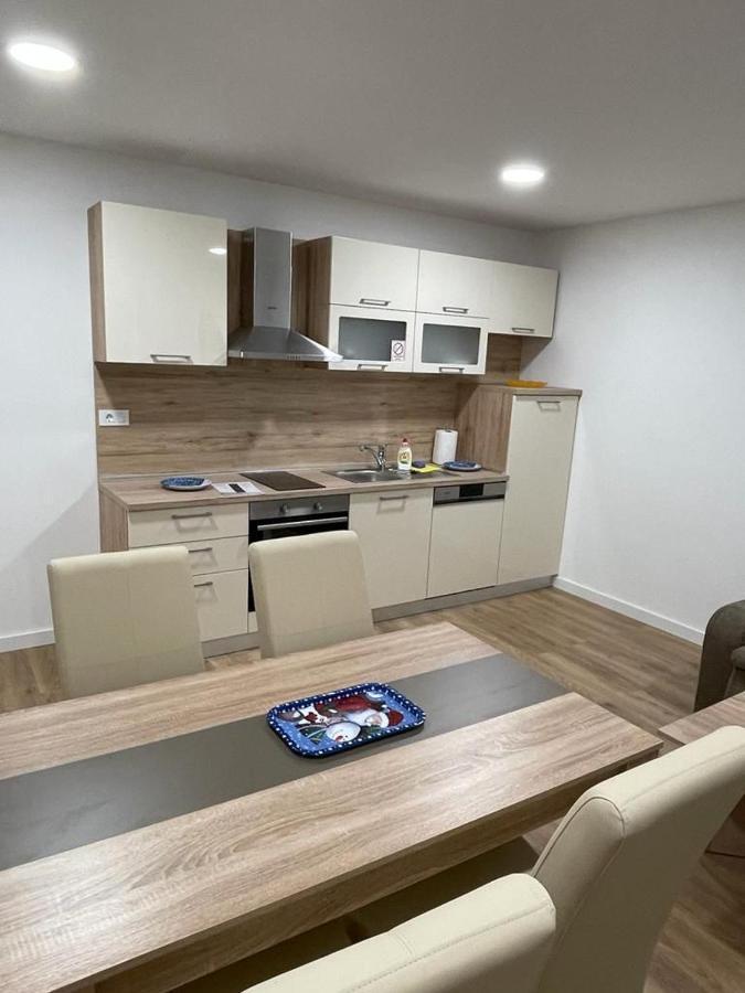 Apartmani Daisy Велика-Горица Экстерьер фото