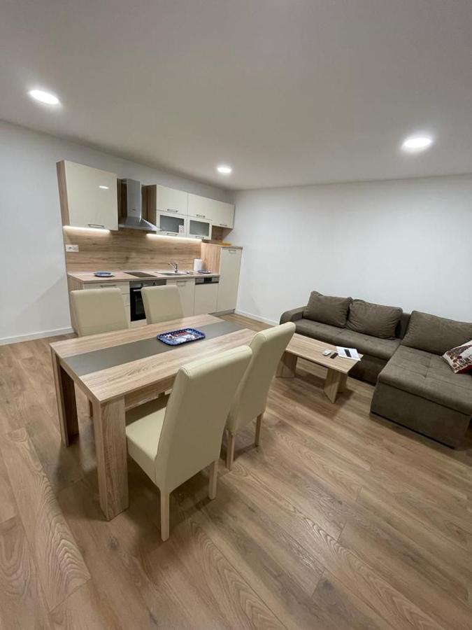 Apartmani Daisy Велика-Горица Экстерьер фото